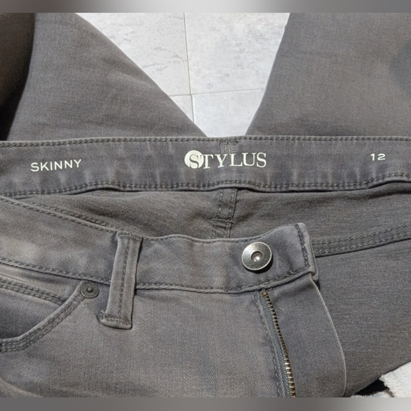 Stylus size 12 jean leggings gray in great condition - Picture 5 of 10